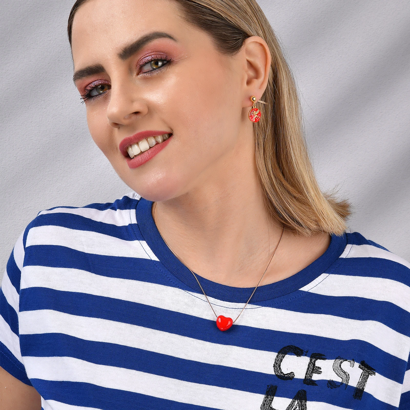 T-shirt 100% cotone organico a righe con ricamo C'est la Vie